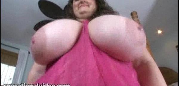 Huge Tit Babe Shoves Dildo Between Her Boobs